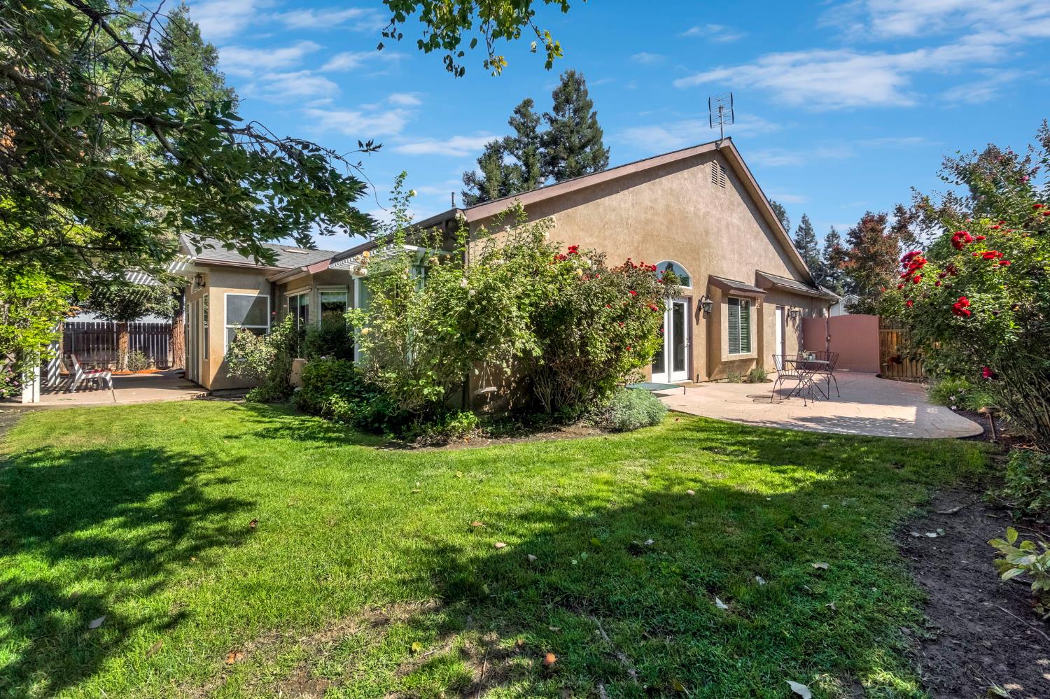 1828 N Orangewood Ave, Clovis, CA 93619