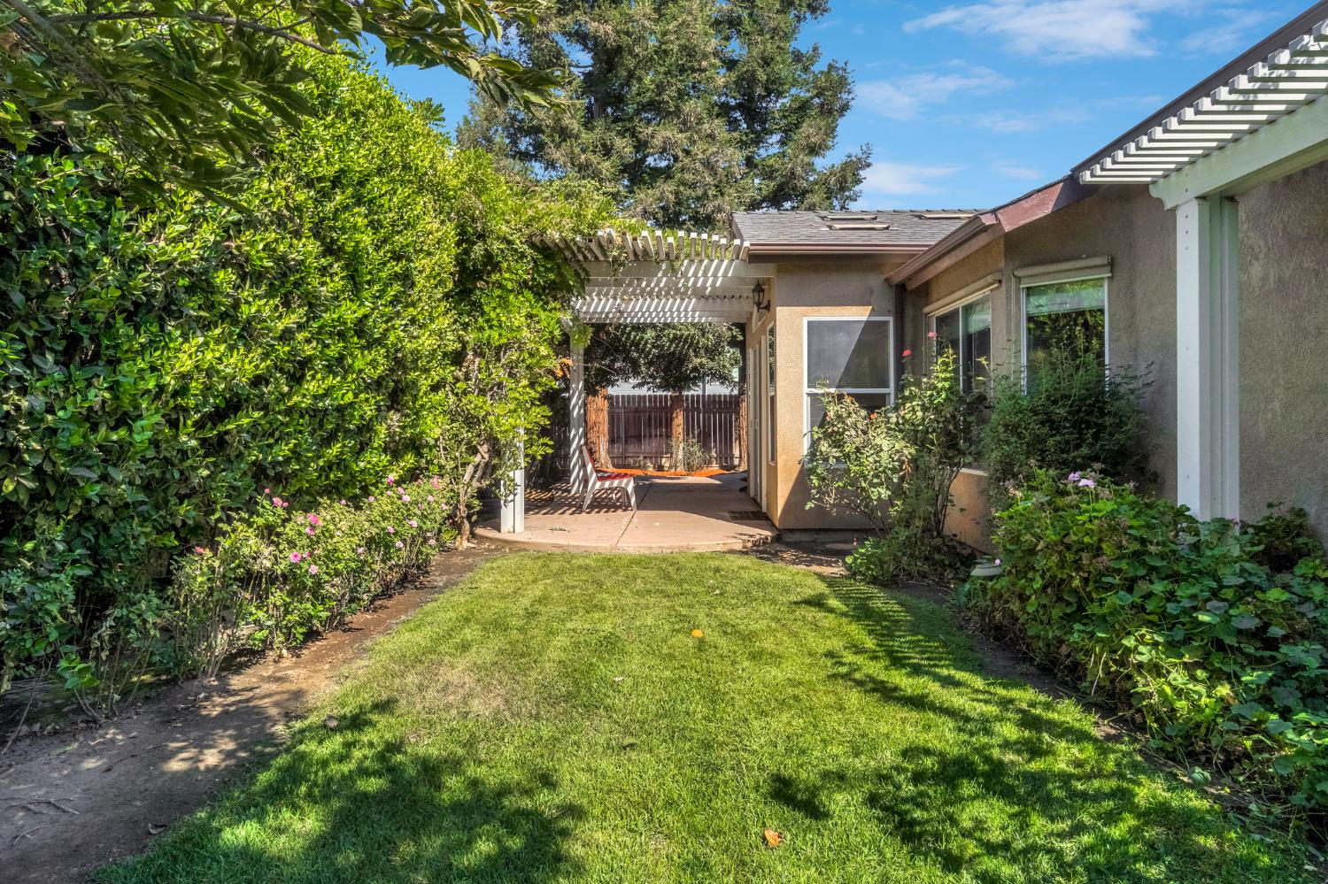 1828 N Orangewood Ave, Clovis, CA 93619
