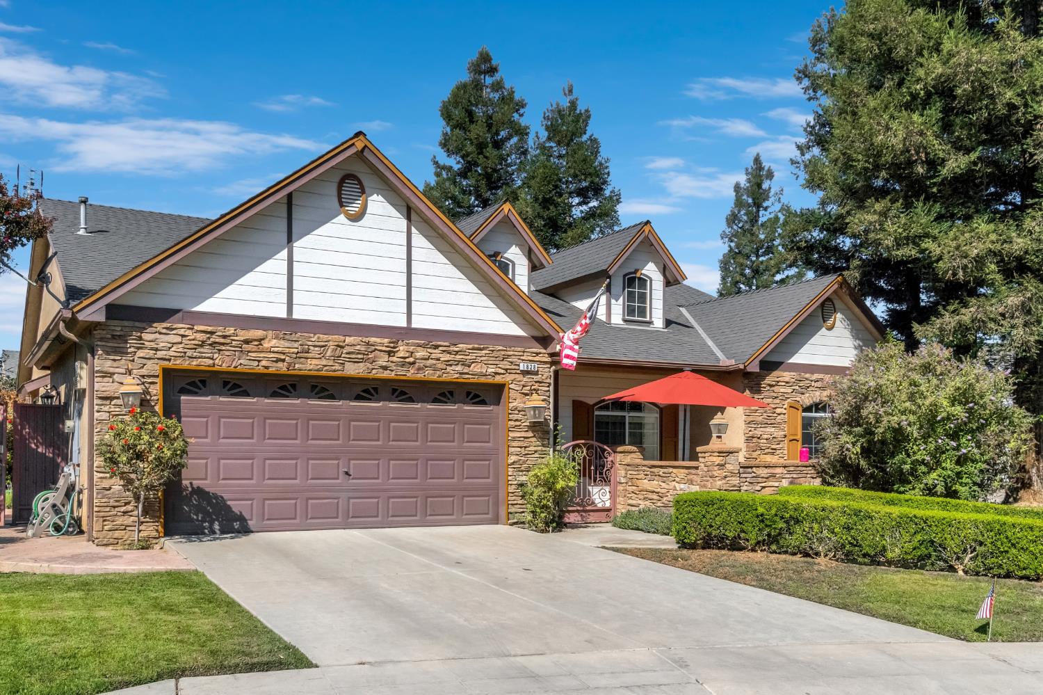 1828 N Orangewood Ave, Clovis, CA 93619