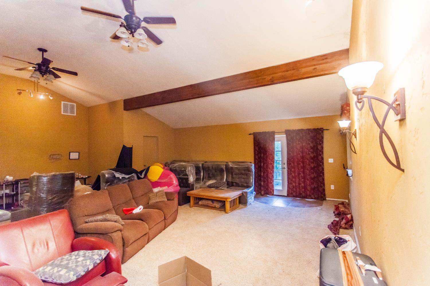7464 Paula Ave., Clovis, CA 93611