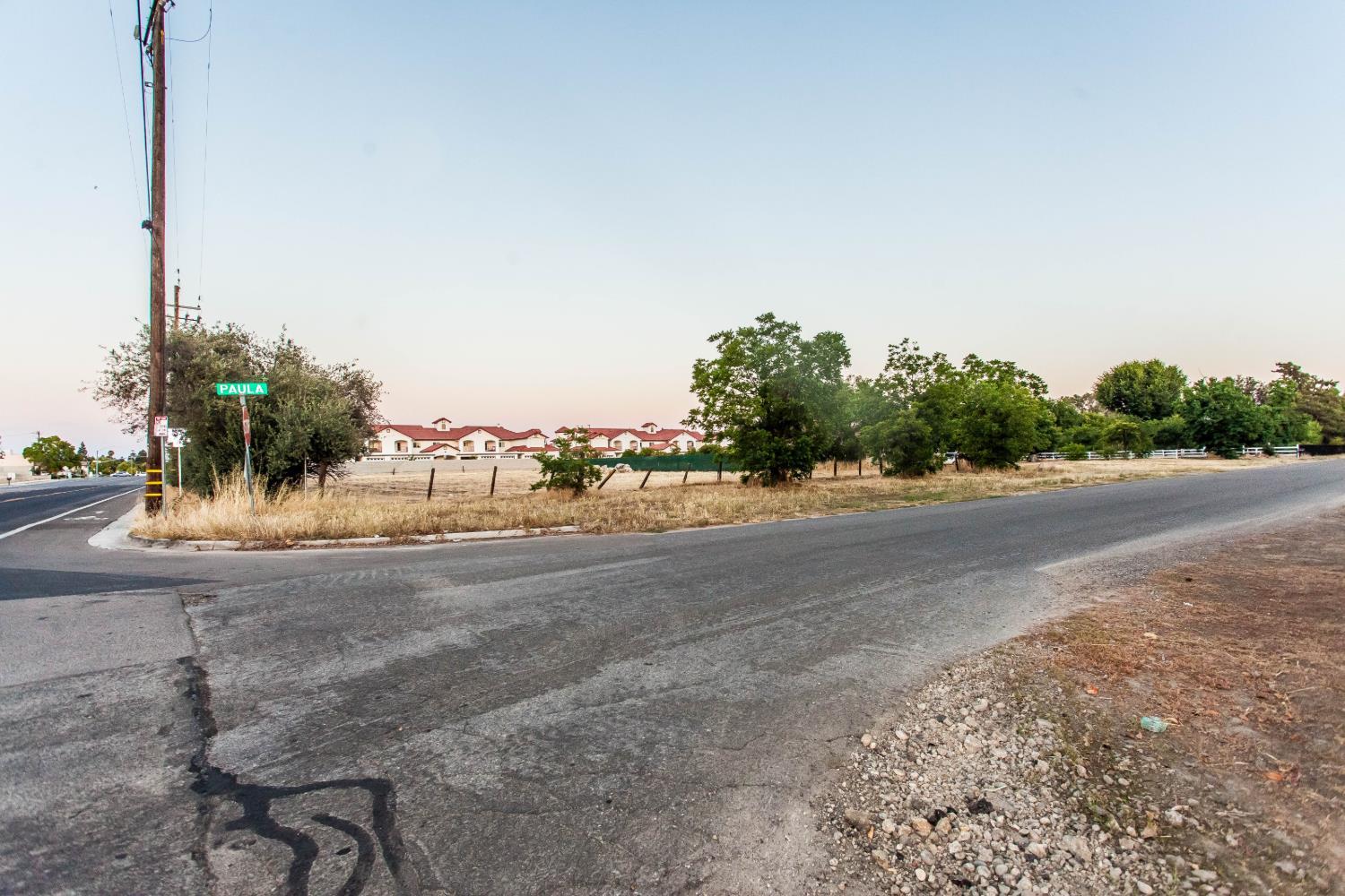 7464 Paula Ave., Clovis, CA 93611