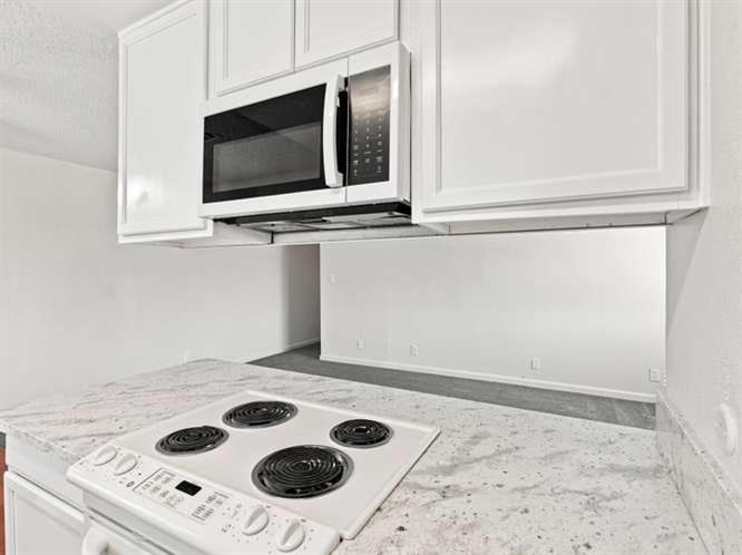 2247 Sylmar Ave #4, Clovis, CA 93612