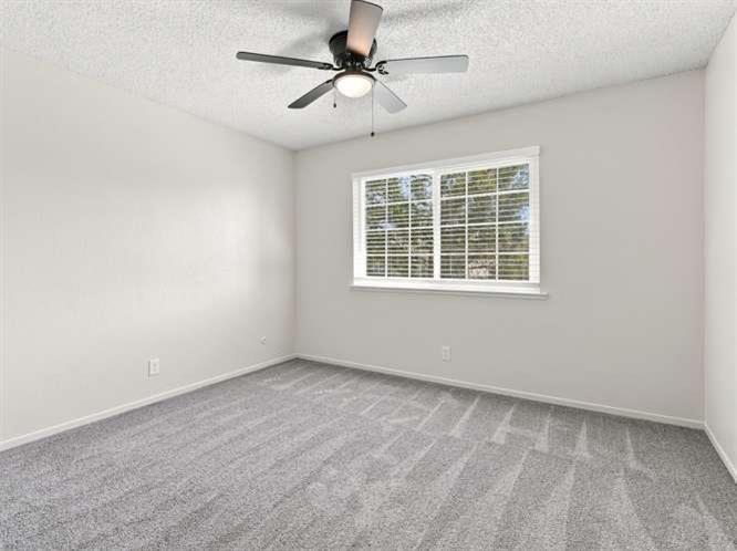 2247 Sylmar Ave #4, Clovis, CA 93612