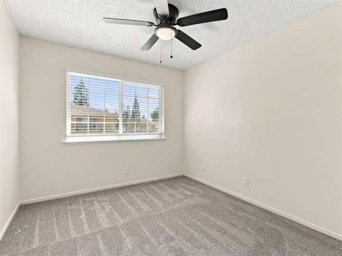 2247 Sylmar Ave #4, Clovis, CA 93612