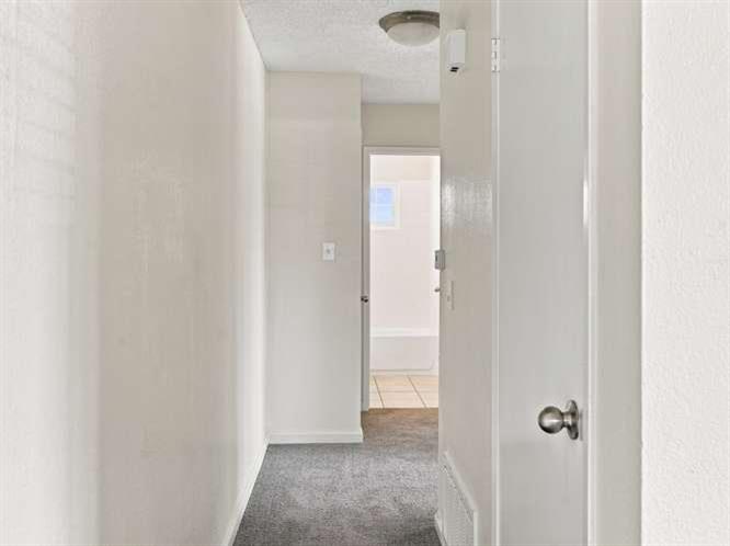 2247 Sylmar Ave #4, Clovis, CA 93612