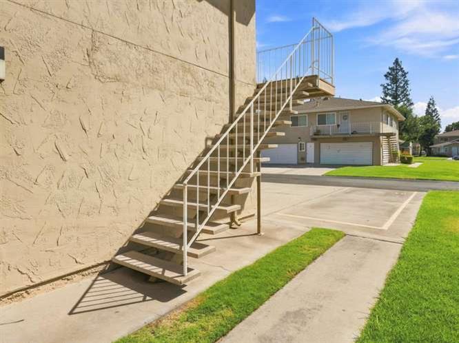 2247 Sylmar Ave #4, Clovis, CA 93612