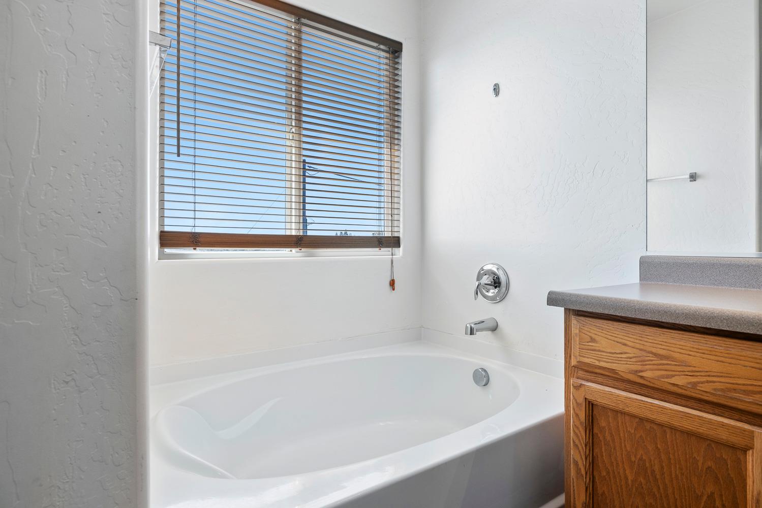 5921 W Dayton, Fresno, CA 93722