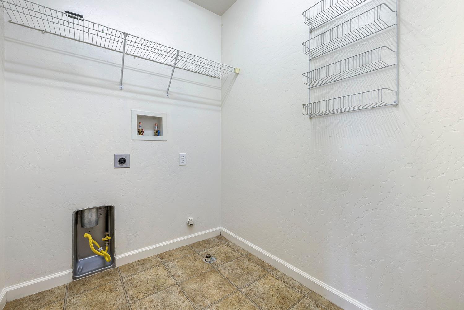 5921 W Dayton, Fresno, CA 93722