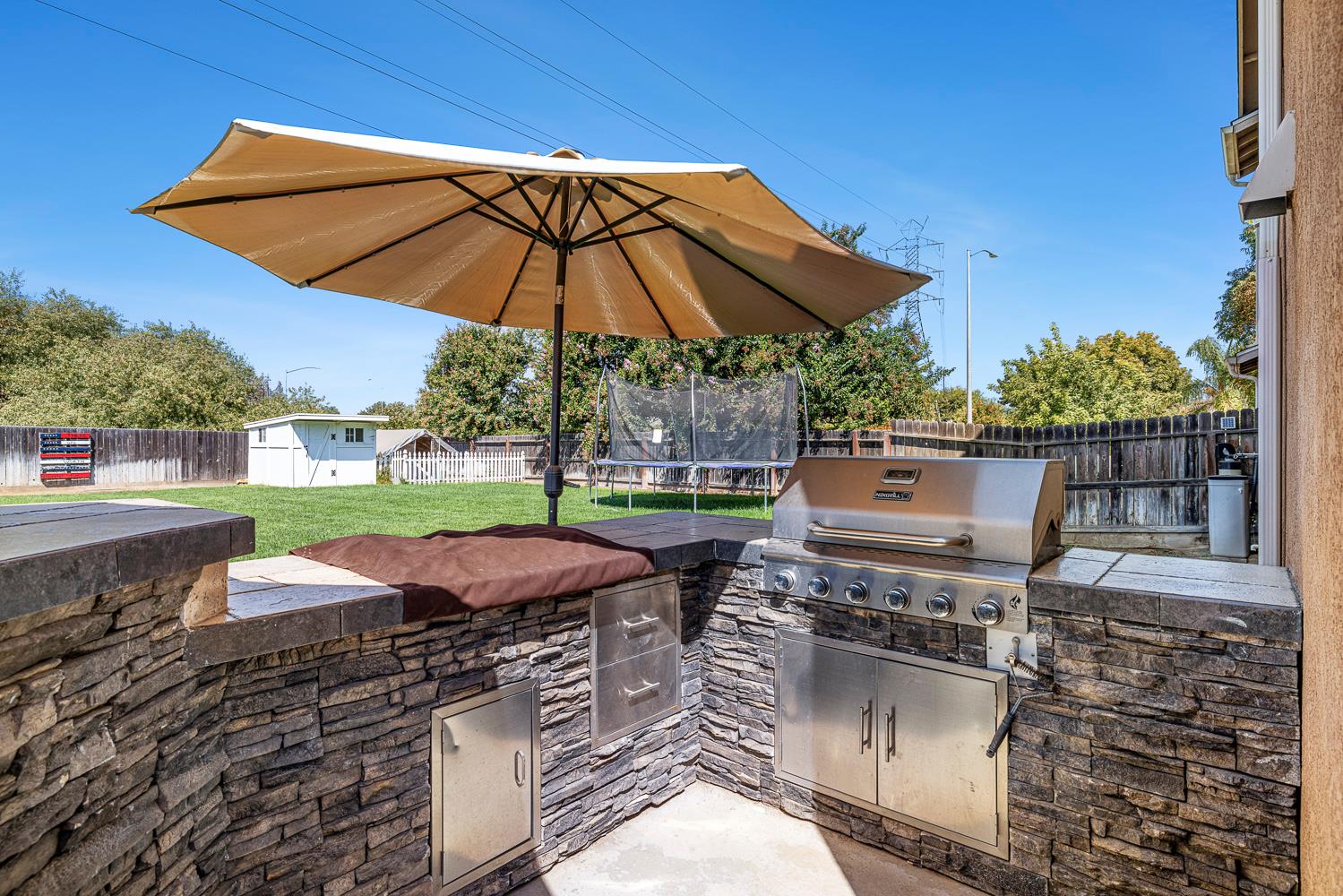 5921 W Dayton, Fresno, CA 93722