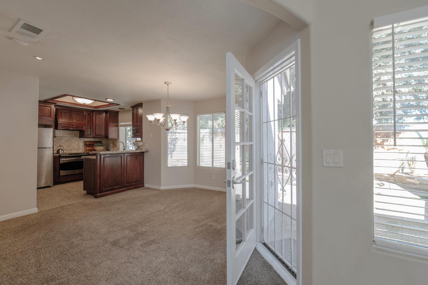 1014 E Democracy Ave, Fresno, CA 93720