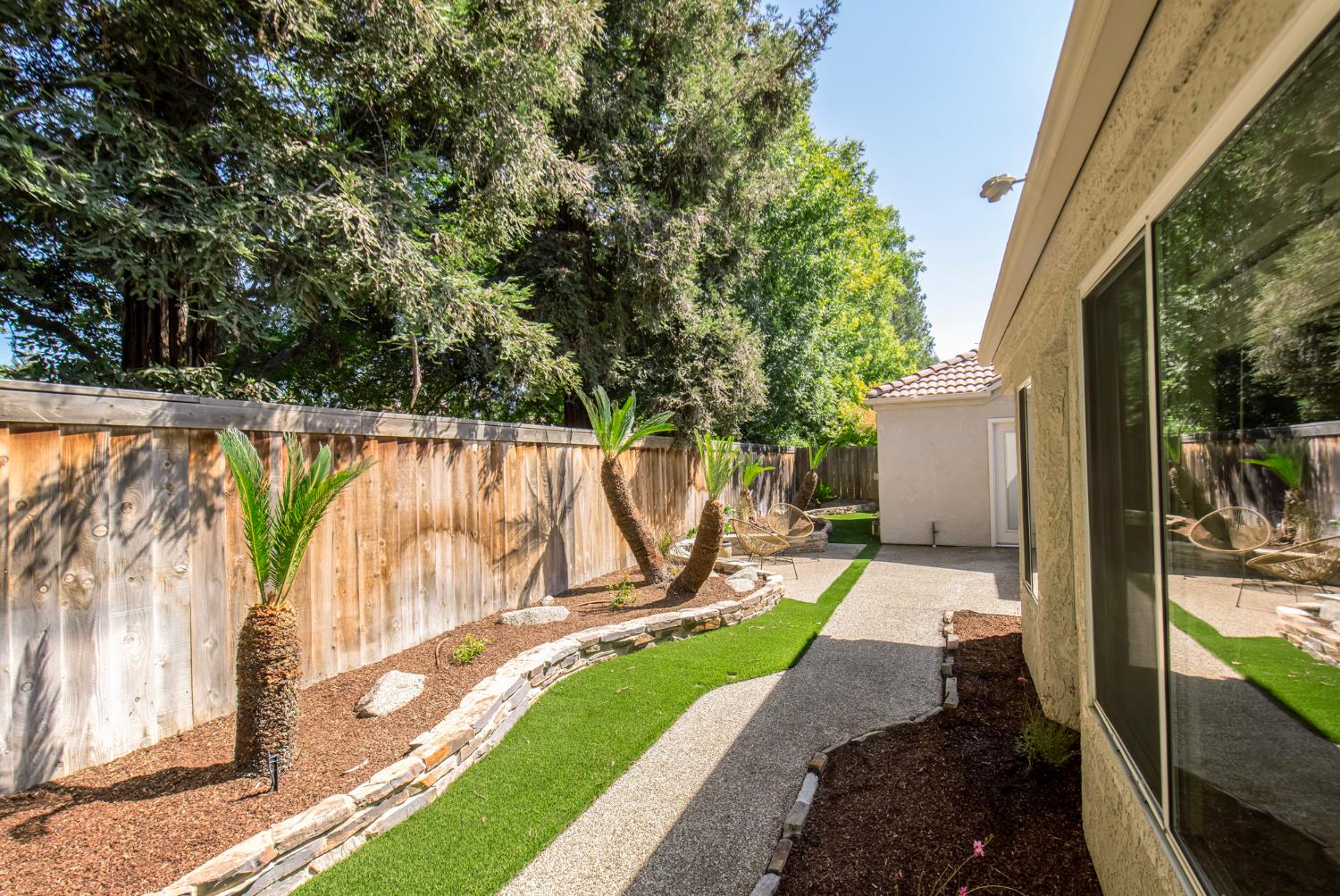 1014 E Democracy Ave, Fresno, CA 93720