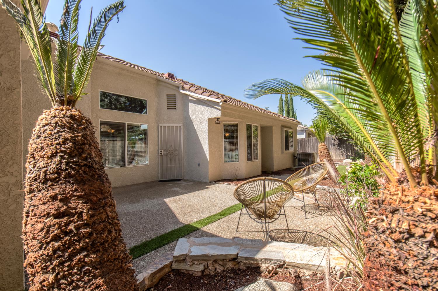 1014 E Democracy Ave, Fresno, CA 93720