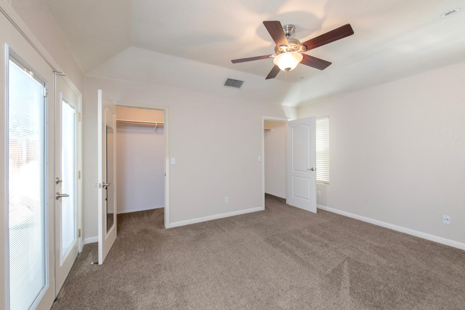 1014 E Democracy Ave, Fresno, CA 93720