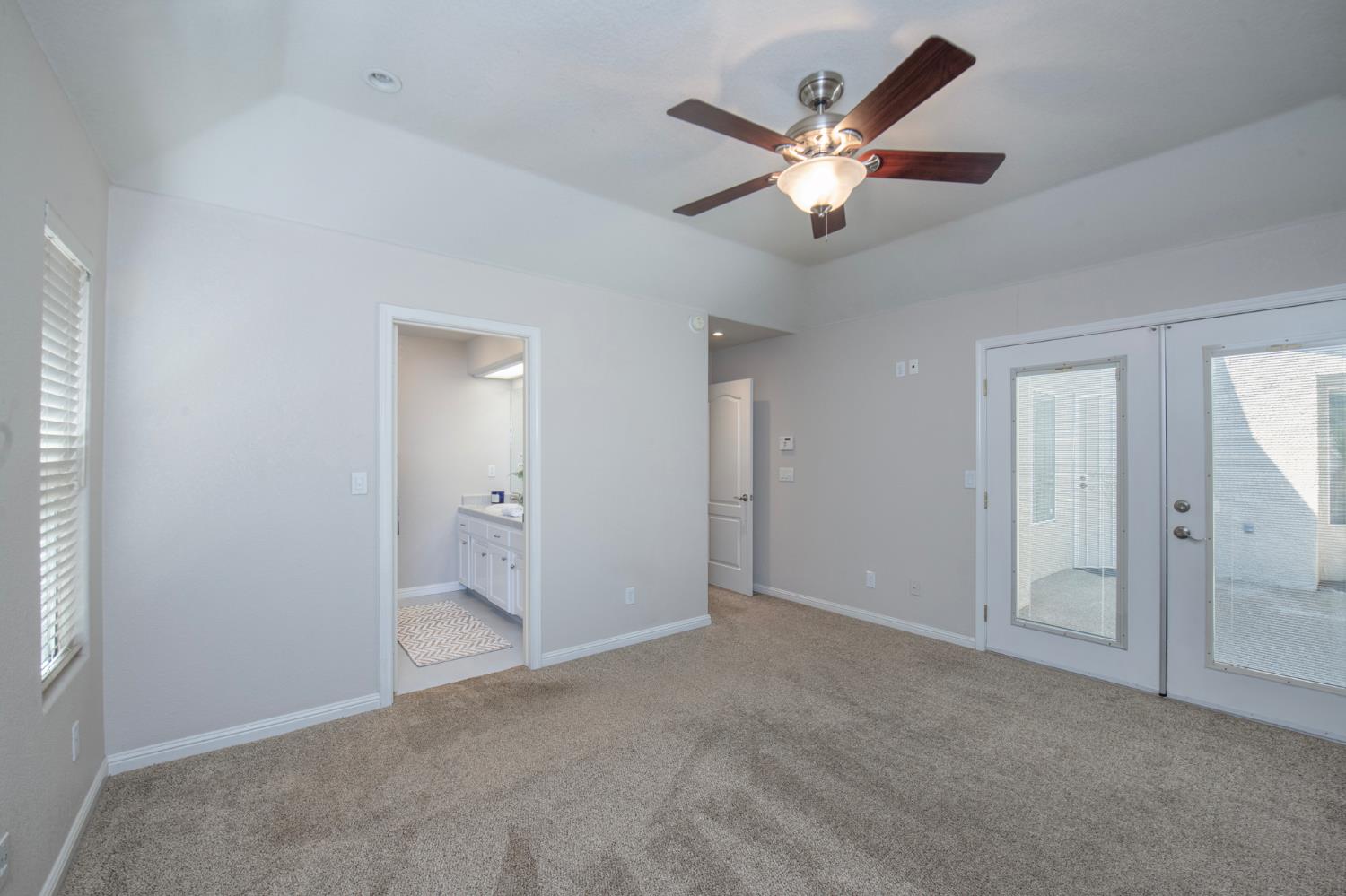 1014 E Democracy Ave, Fresno, CA 93720