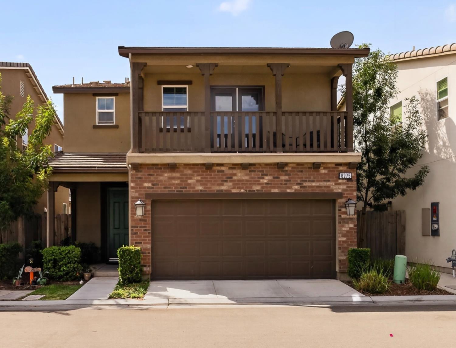 6275 E Overlook Way, Fresno, CA 93727