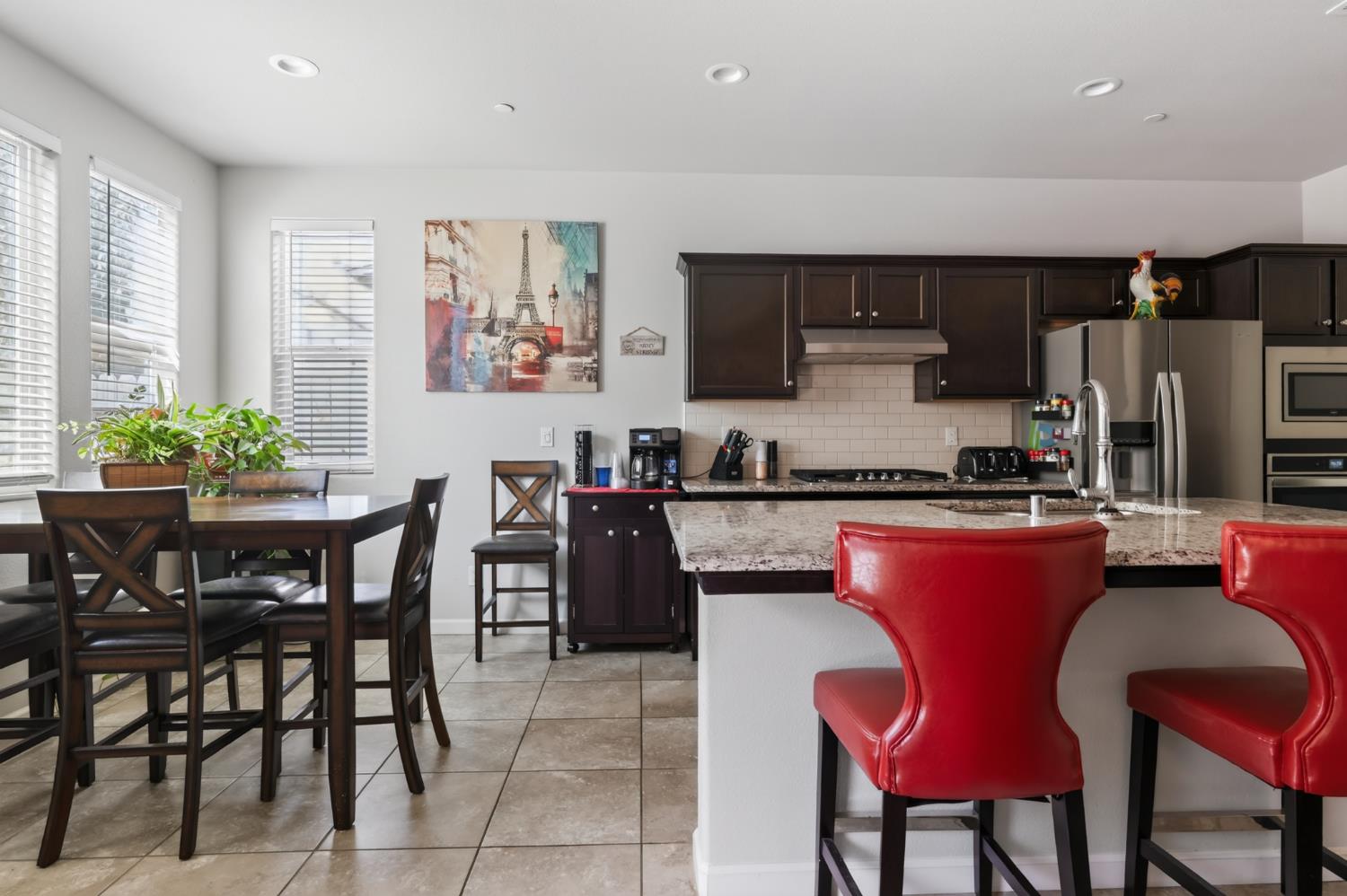 6275 E Overlook Way, Fresno, CA 93727