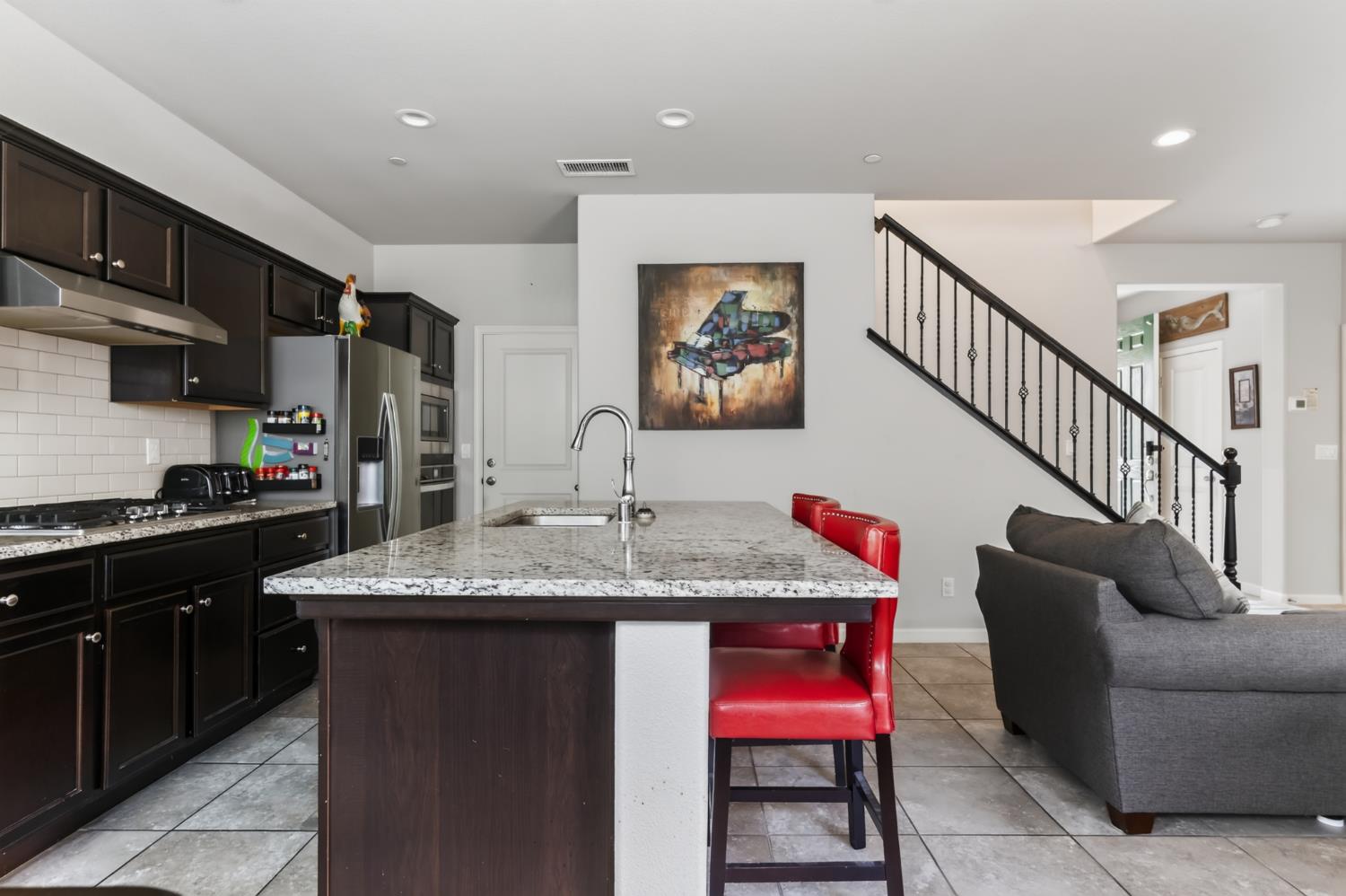 6275 E Overlook Way, Fresno, CA 93727