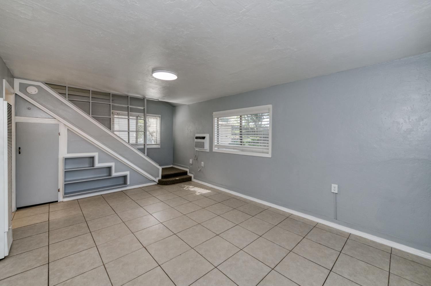 340 N K St, Dinuba, CA 93618