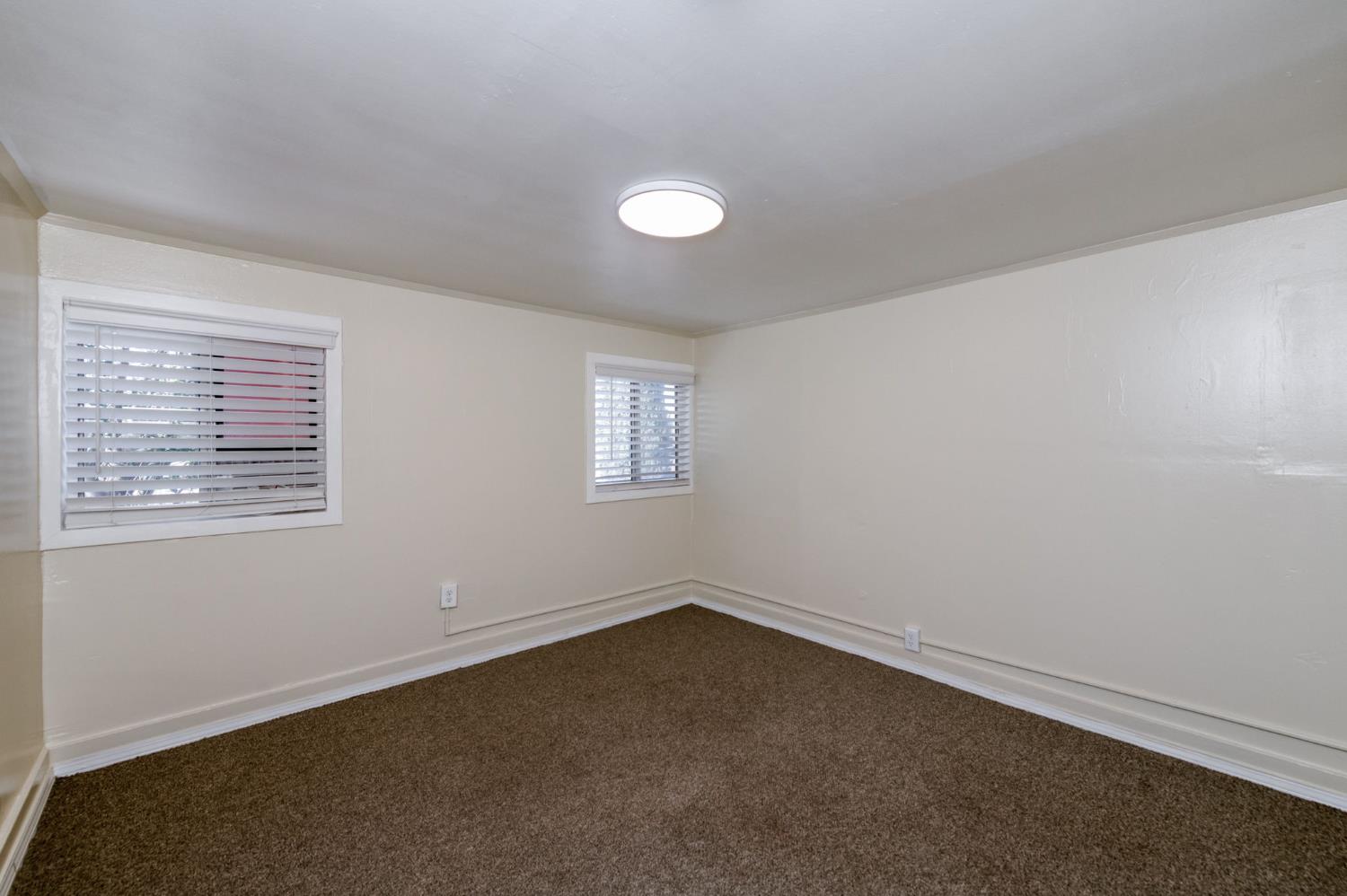 340 N K St, Dinuba, CA 93618