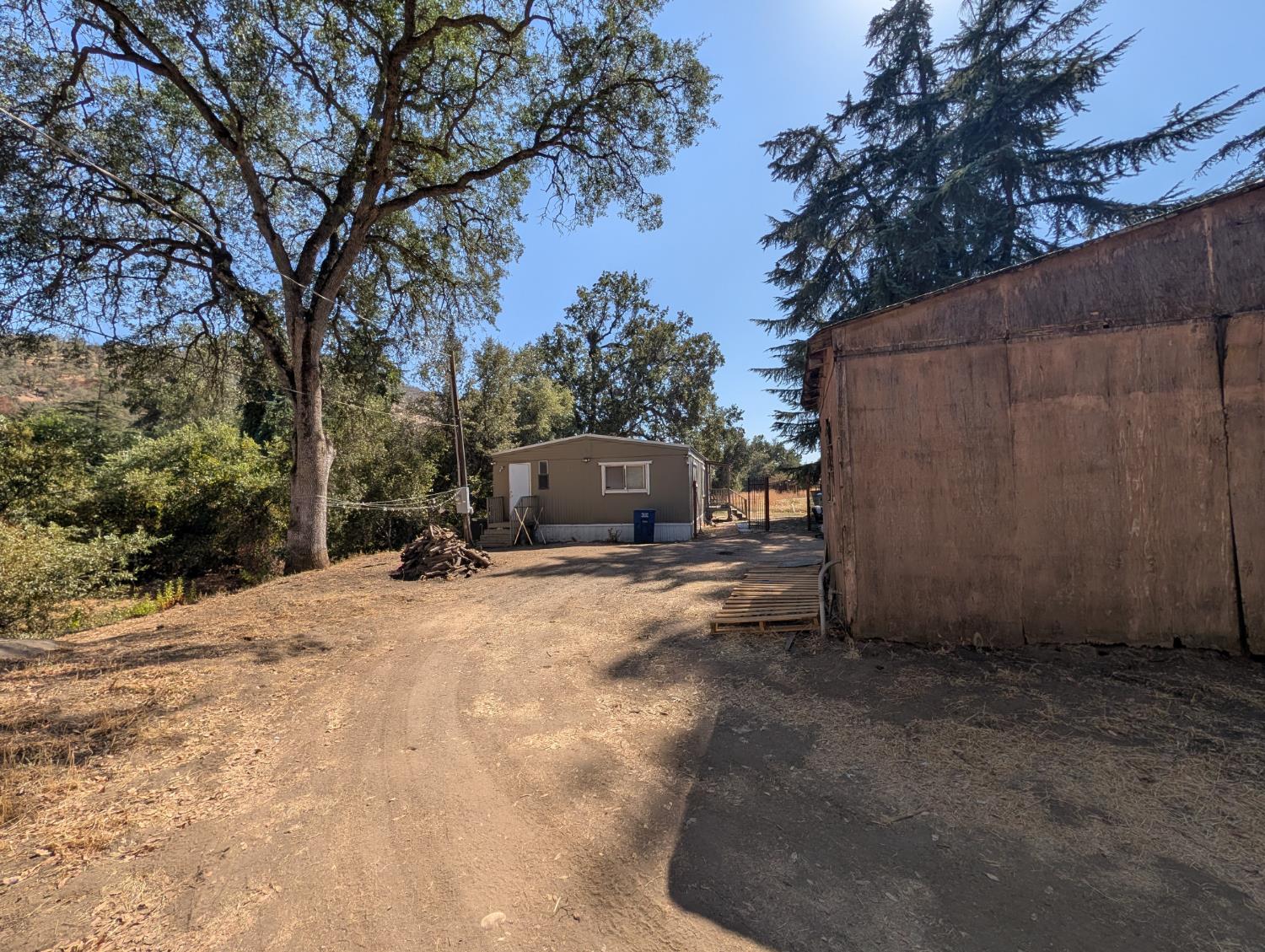 36197 Mistletoe Rd, Yokuts Valley, CA 93675