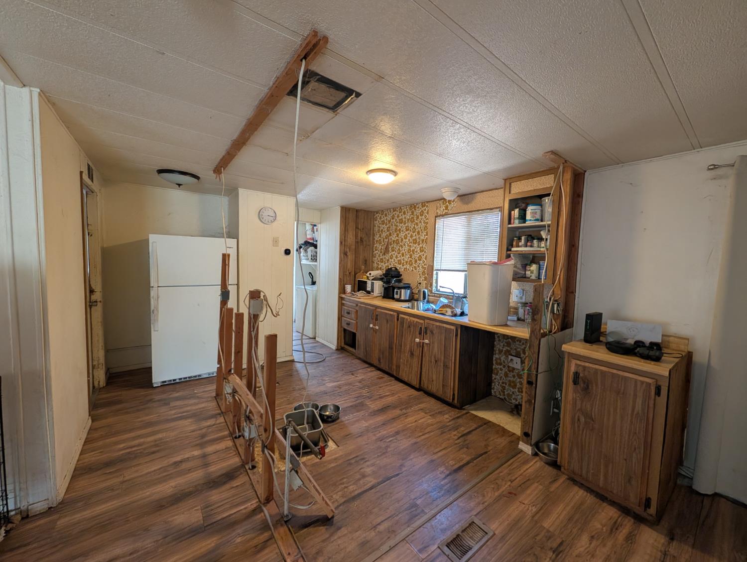 36197 Mistletoe Rd, Yokuts Valley, CA 93675