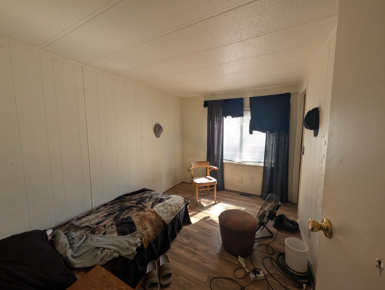 36197 Mistletoe Rd, Yokuts Valley, CA 93675