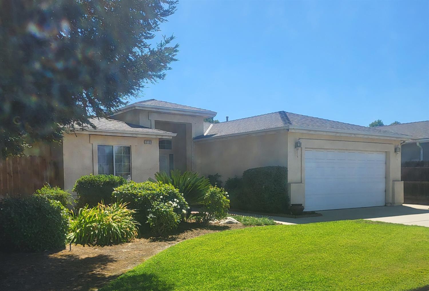 2720 Alamos Ave, Clovis, CA 93611