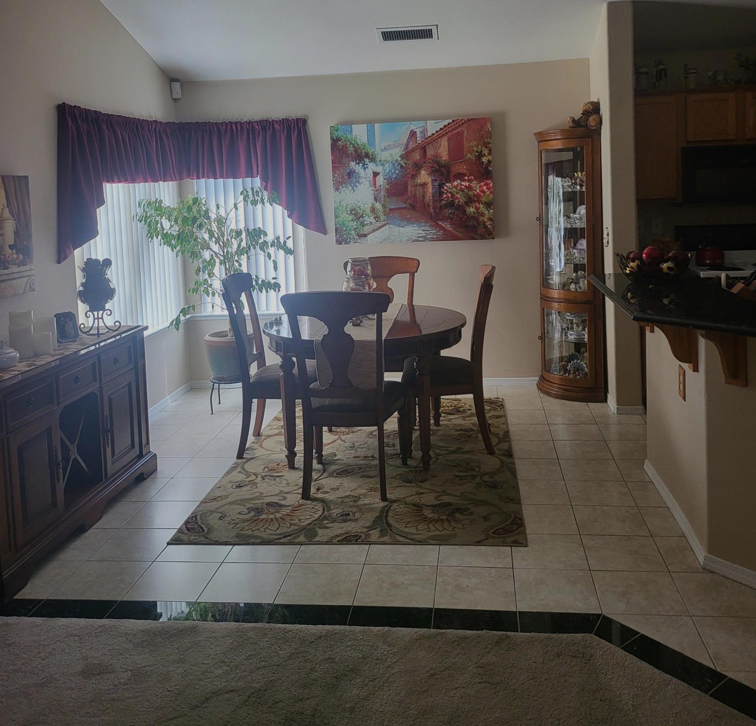 2720 Alamos Ave, Clovis, CA 93611
