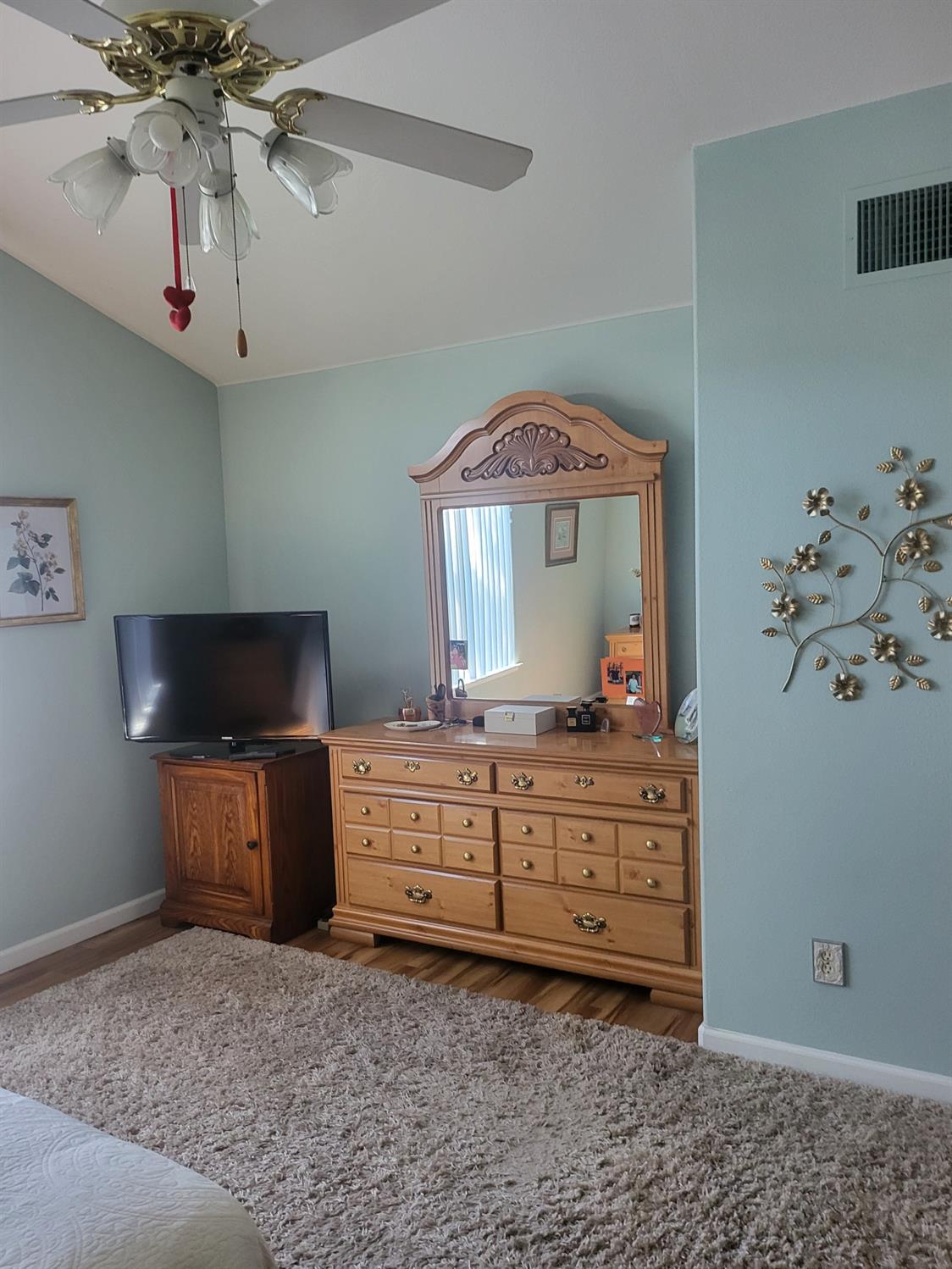 2720 Alamos Ave, Clovis, CA 93611