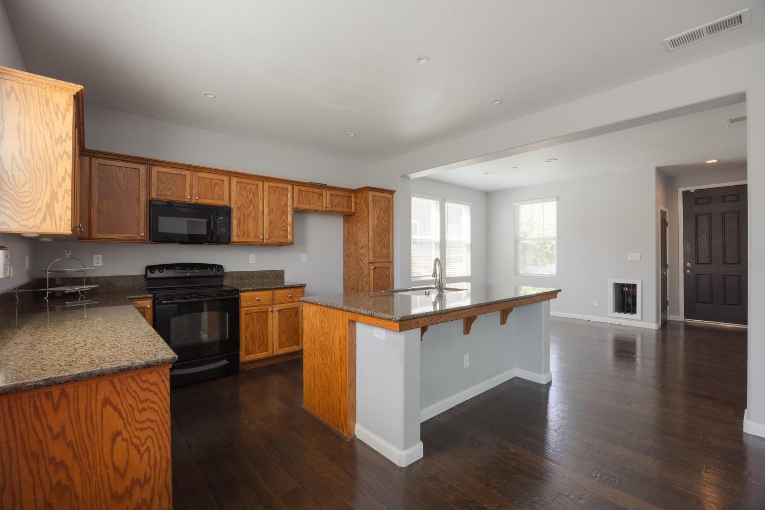 7459 E Robinson Ave, Fresno, CA 93737