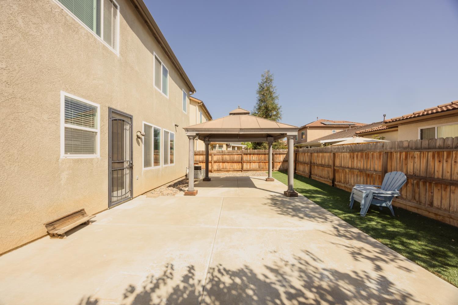 7459 E Robinson Ave, Fresno, CA 93737