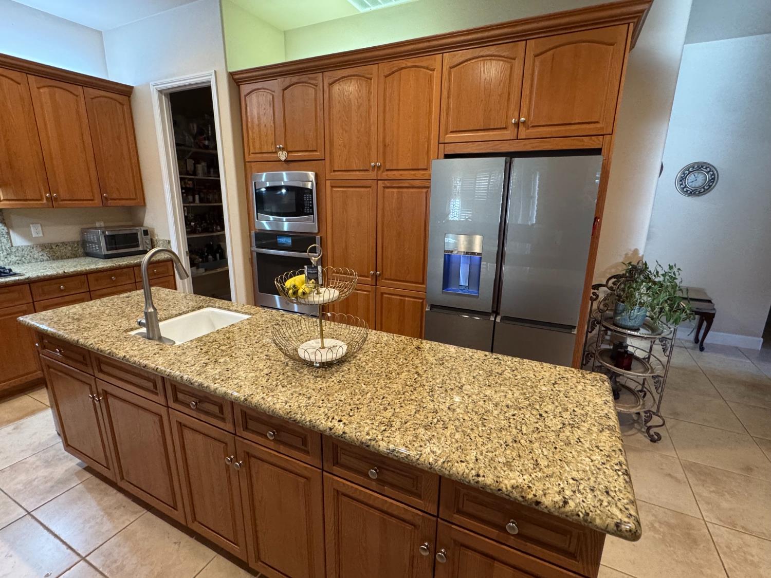 1461 N Harvard Ave, Clovis, CA 93619