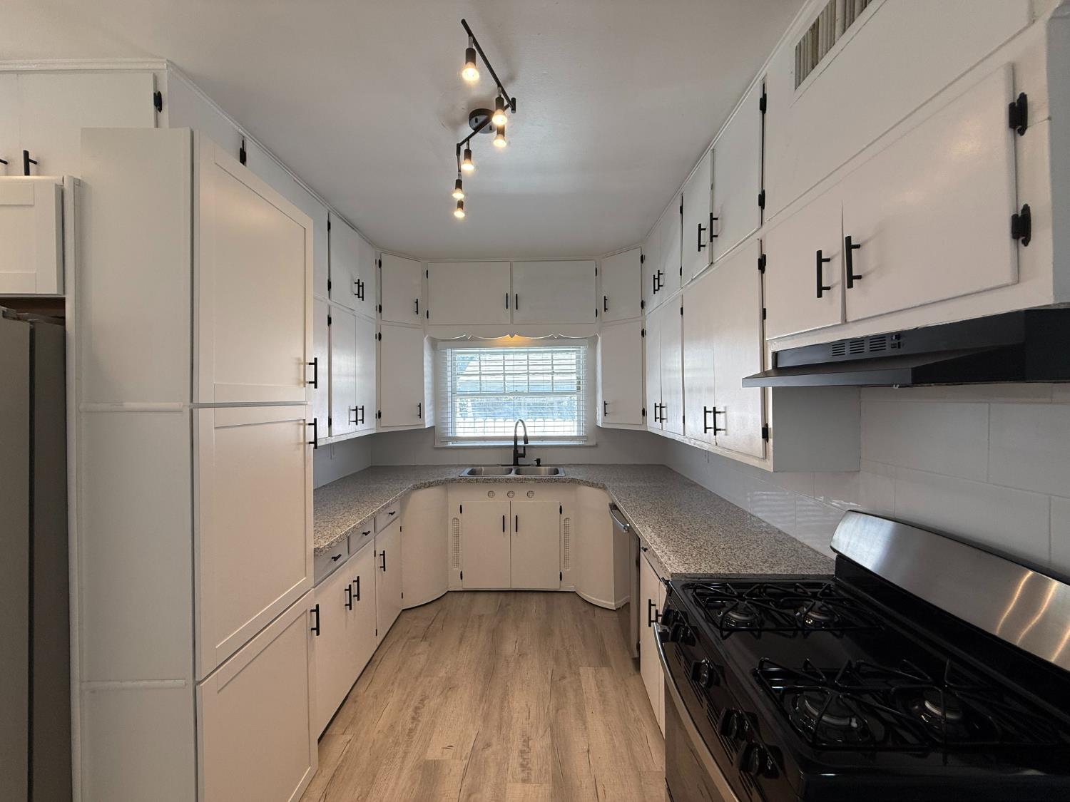 3124 E Madison Ave, Fresno, CA 93702
