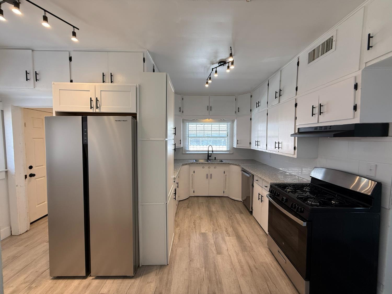 3124 E Madison Ave, Fresno, CA 93702