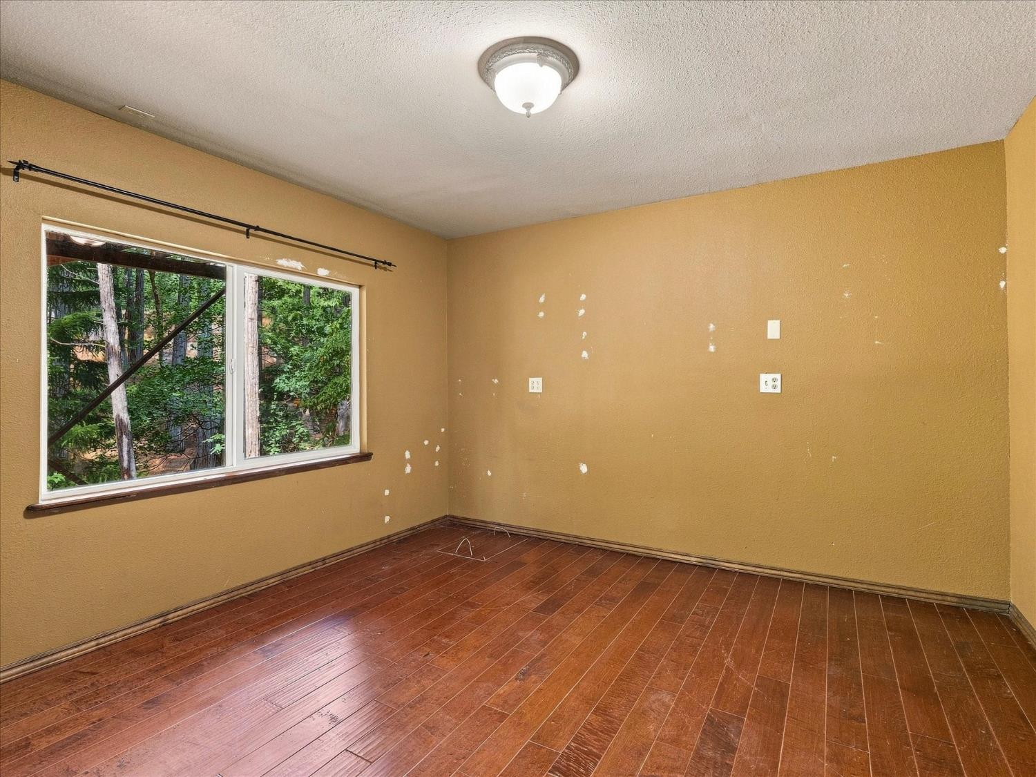 7095 Hites Cove Rd, Mariposa, CA 95338