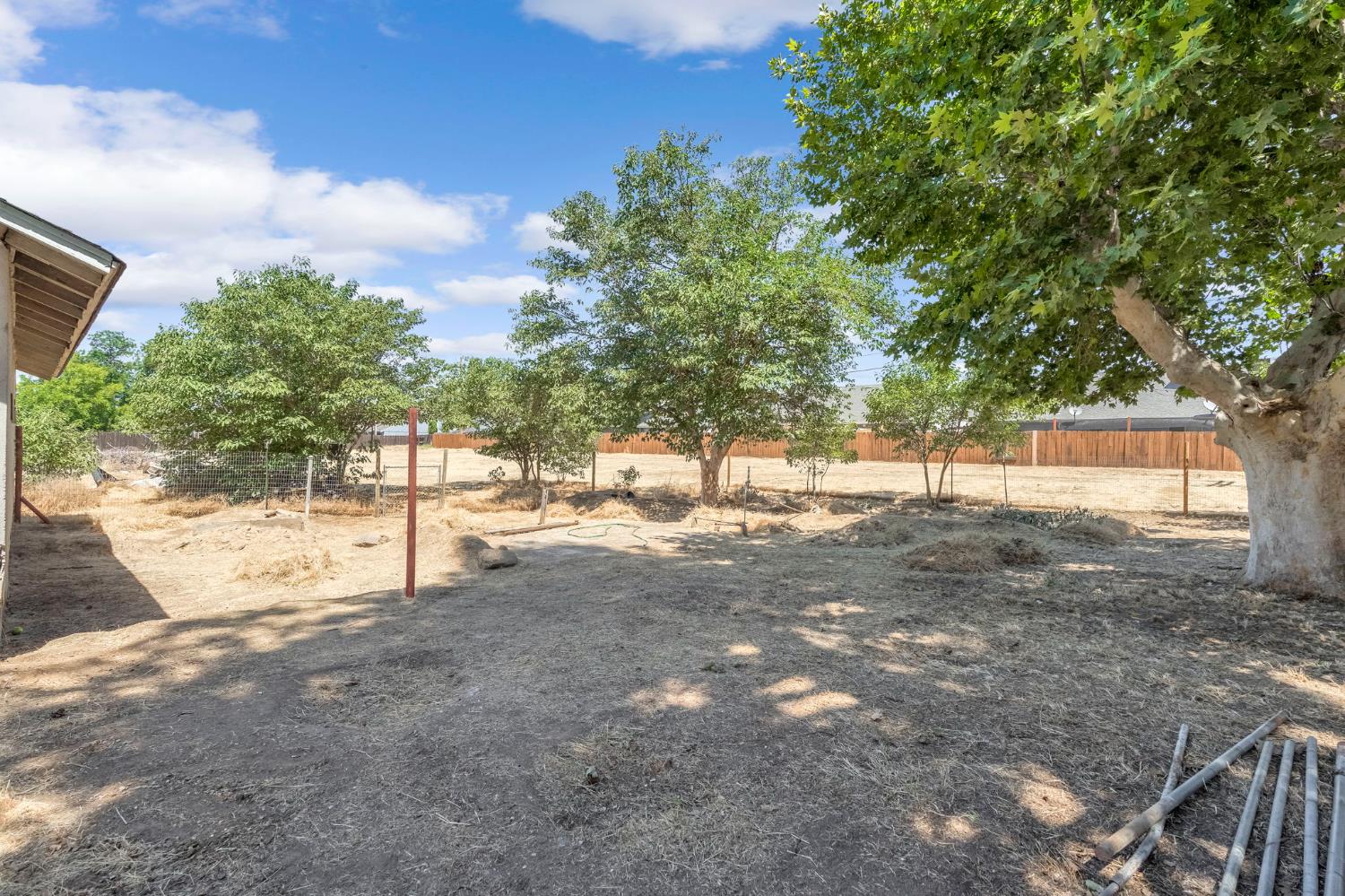 760 Sunnyside Ave, Clovis, CA 93611