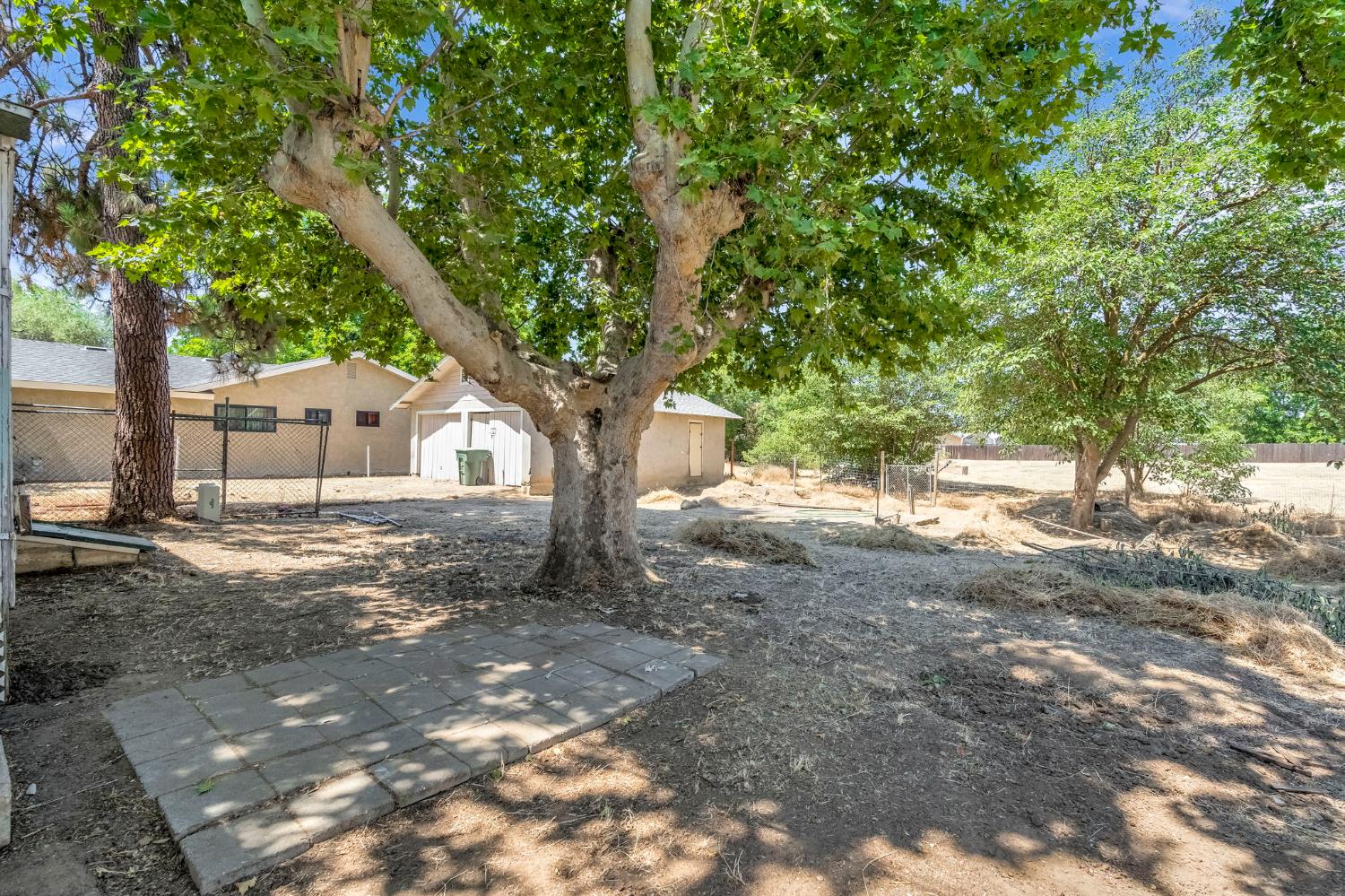 760 Sunnyside Ave, Clovis, CA 93611