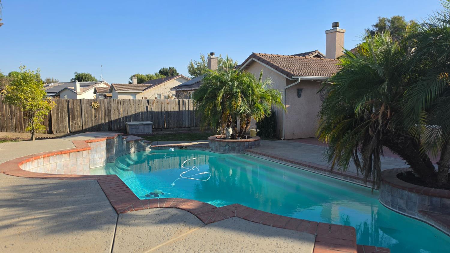 1150 Mission Dr, Lemoore, CA 93245