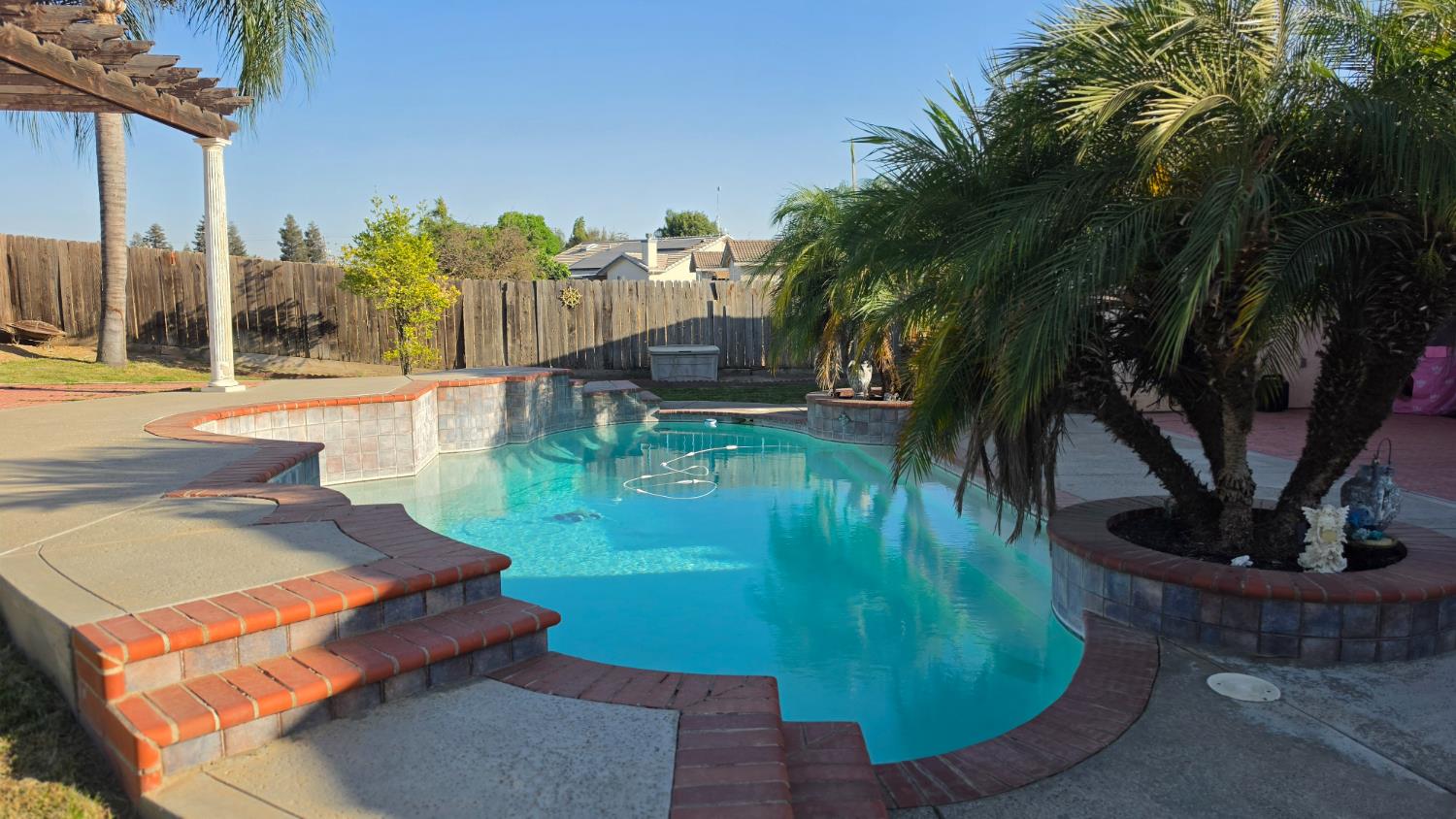 1150 Mission Dr, Lemoore, CA 93245