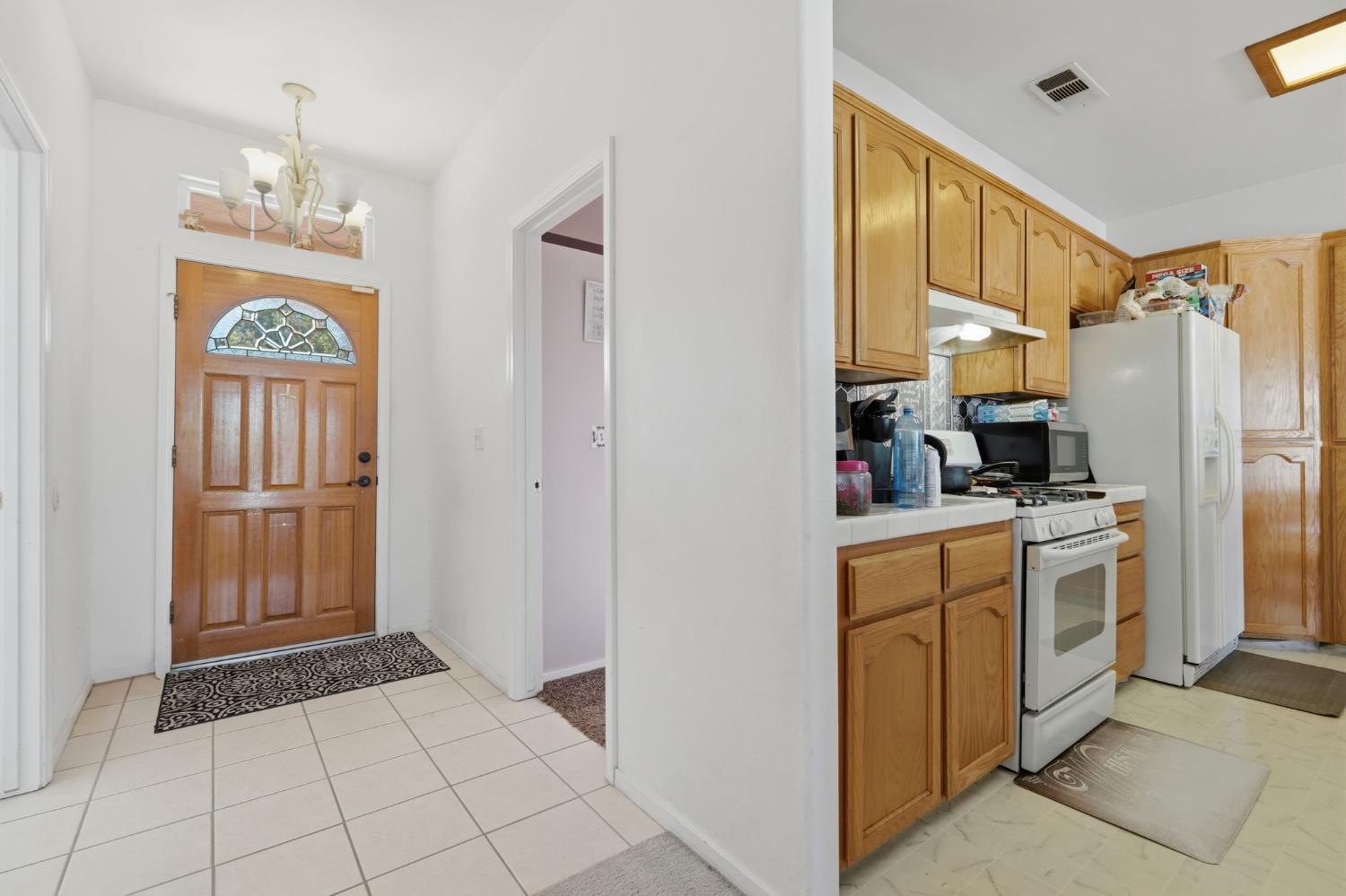 1150 Mission Dr, Lemoore, CA 93245