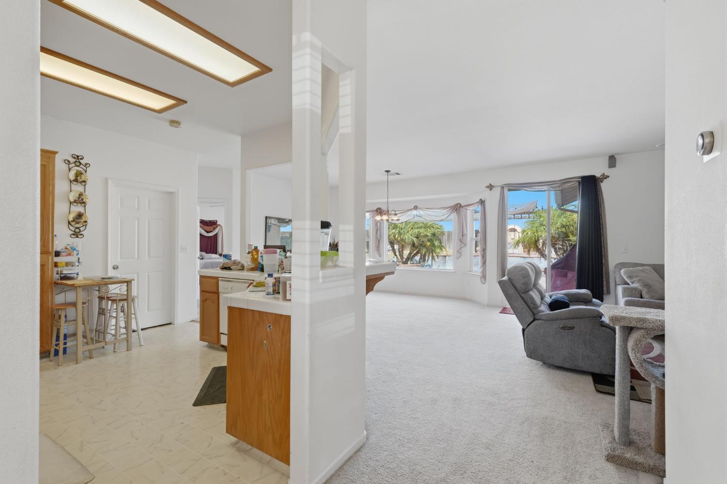 1150 Mission Dr, Lemoore, CA 93245