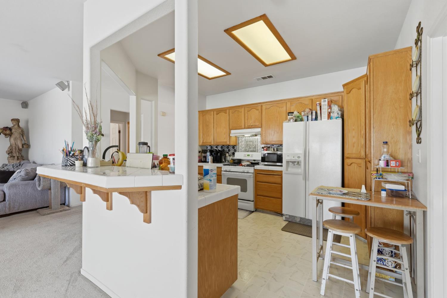 1150 Mission Dr, Lemoore, CA 93245