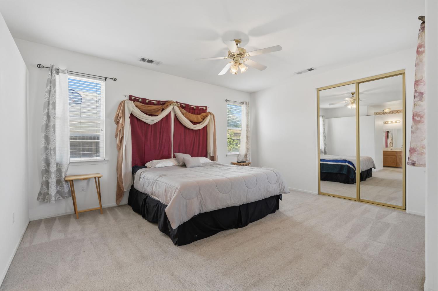 1150 Mission Dr, Lemoore, CA 93245
