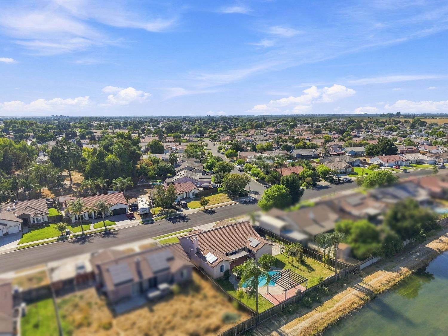 1150 Mission Dr, Lemoore, CA 93245
