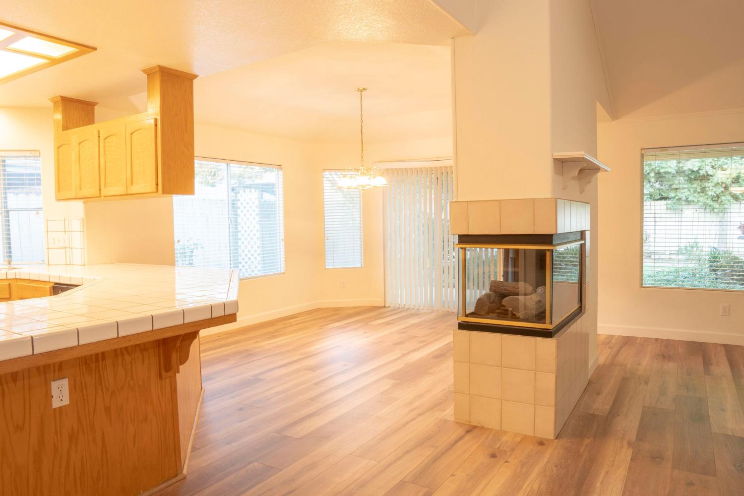 6152 N Gentry Ave, Fresno, CA 93711