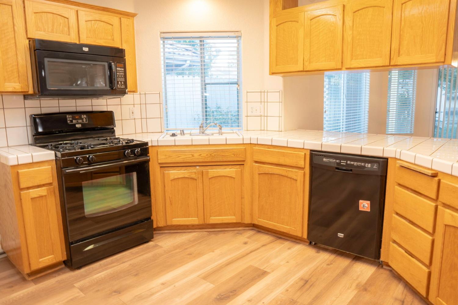 6152 N Gentry Ave, Fresno, CA 93711