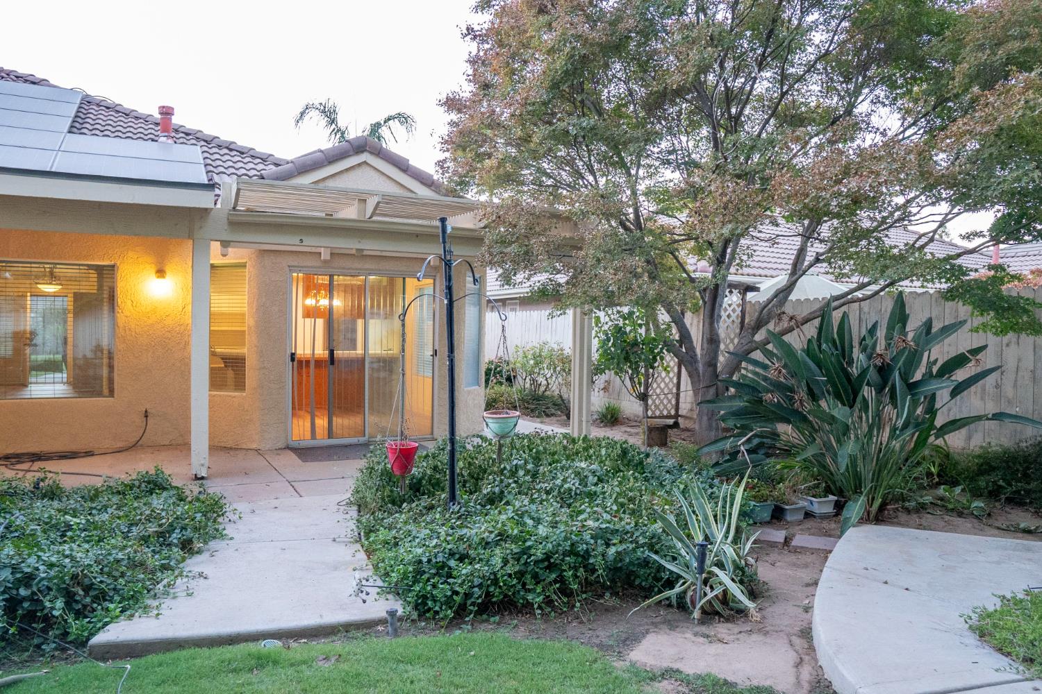 6152 N Gentry Ave, Fresno, CA 93711