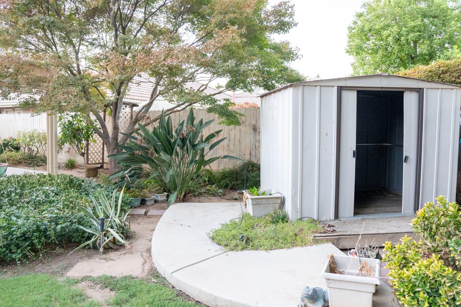 6152 N Gentry Ave, Fresno, CA 93711