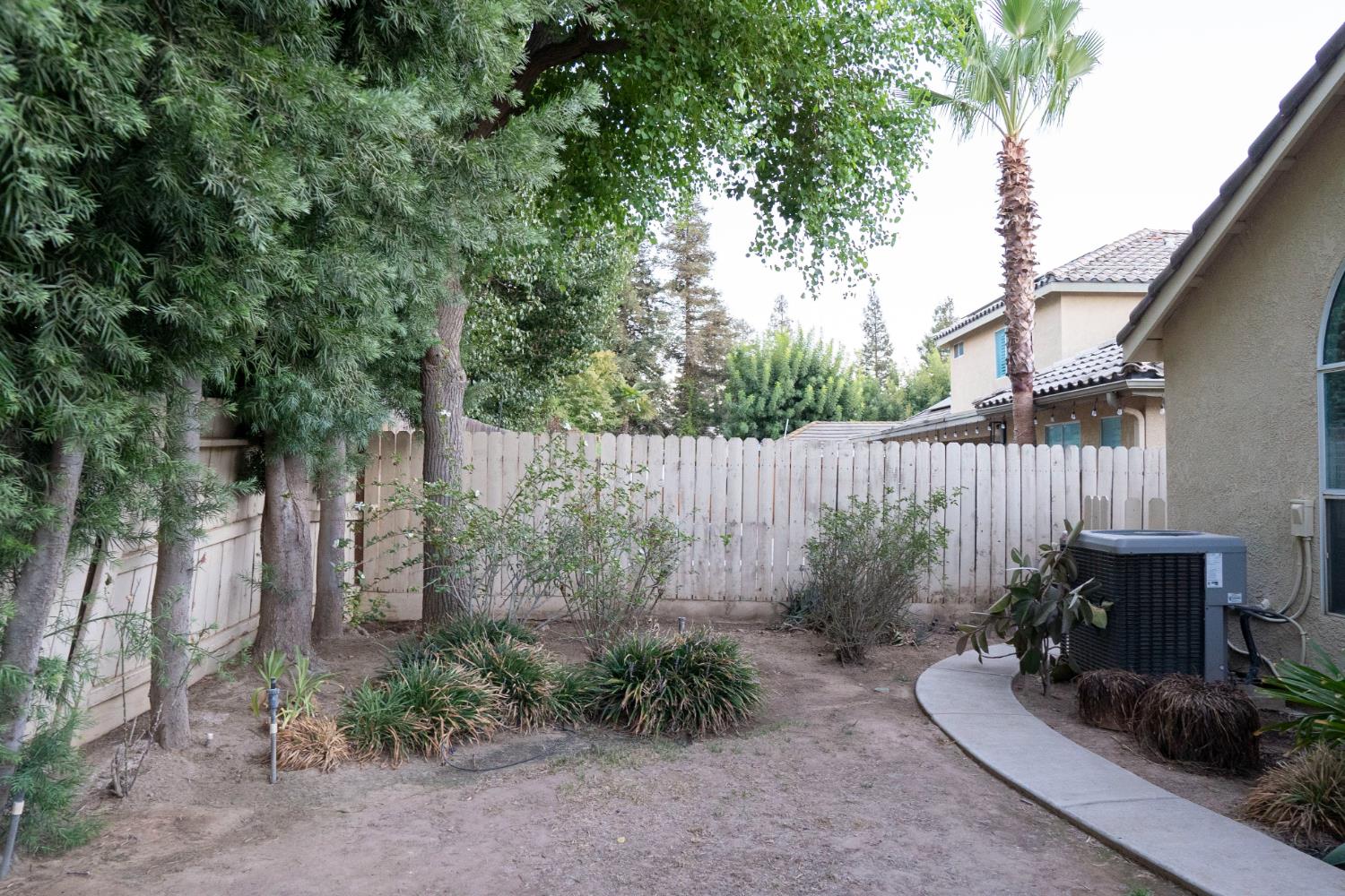 6152 N Gentry Ave, Fresno, CA 93711