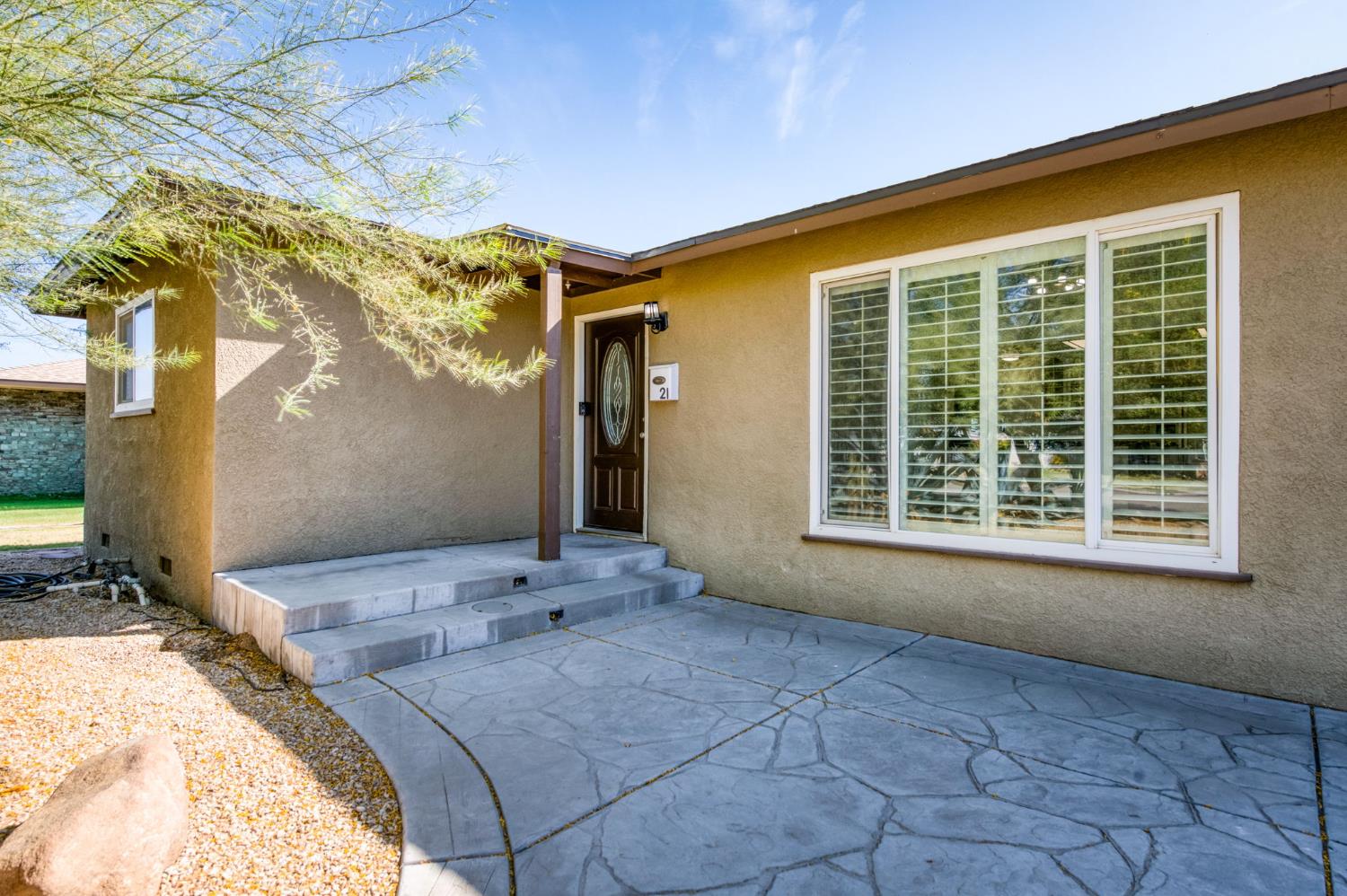 21 N woodworth Ave, Clovis, CA 93612
